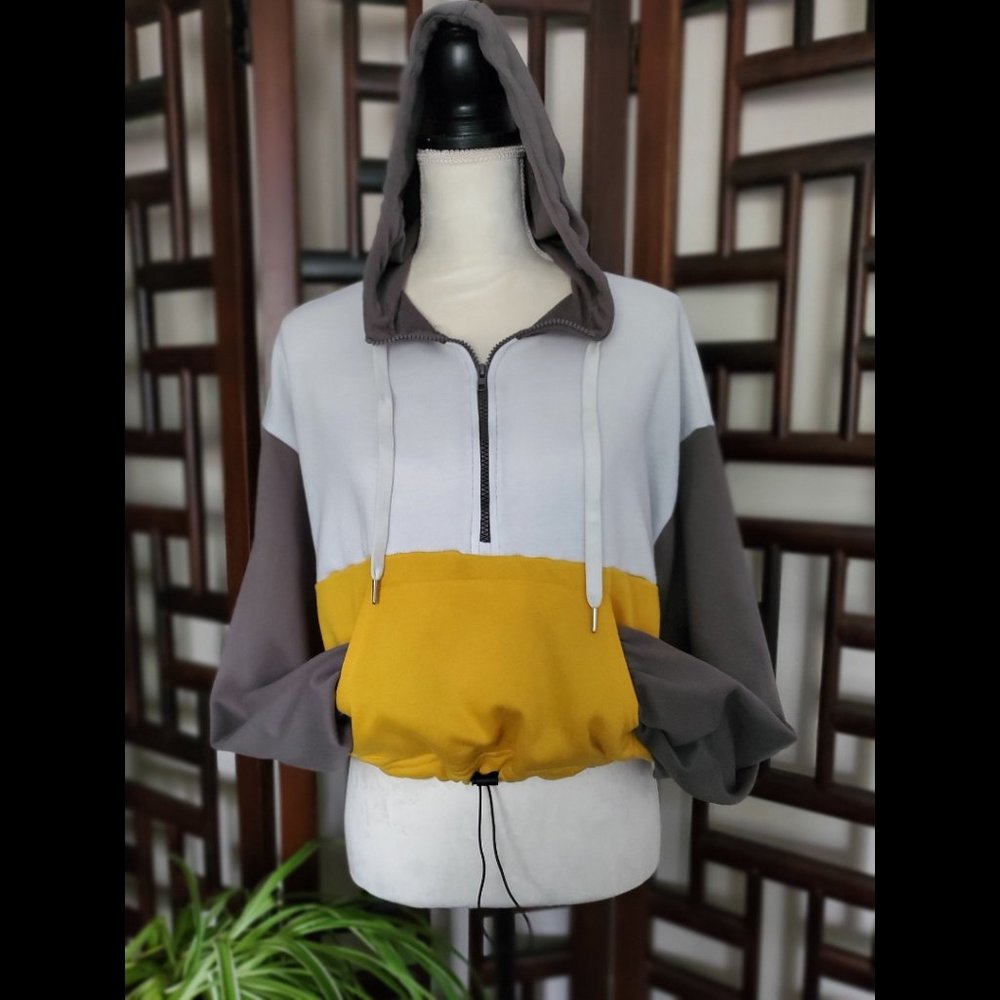 Stella Viva cropped Hoodie (Size L)